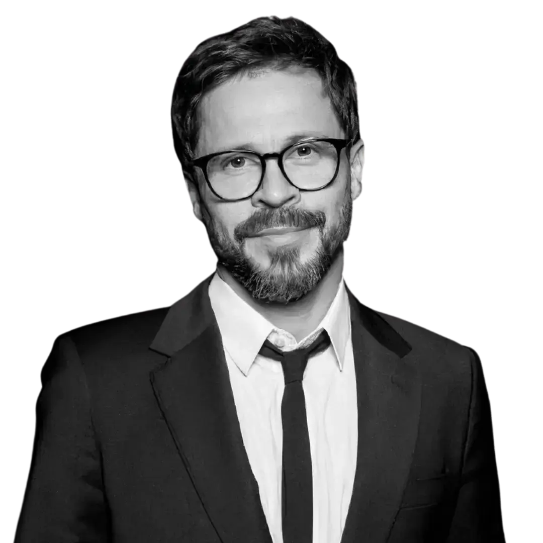 Павел Деревянко - актер театра и кино